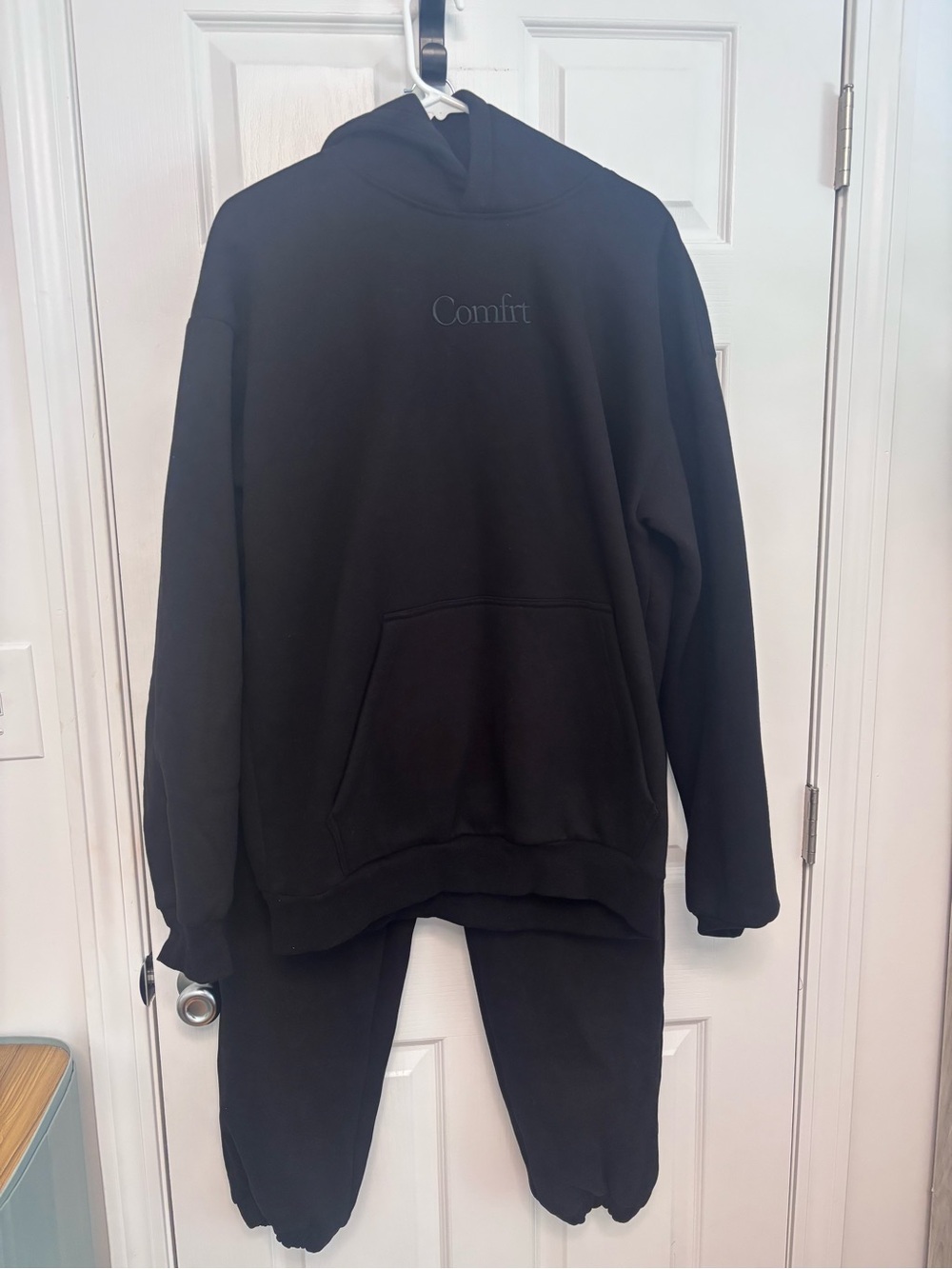Comfrit Men's Black Crewneck Hoodie and matching pants